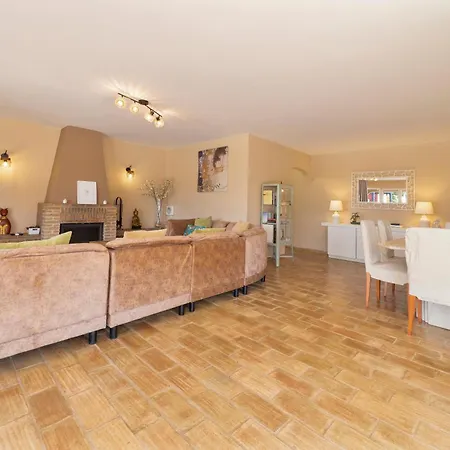 Dolce Villa *